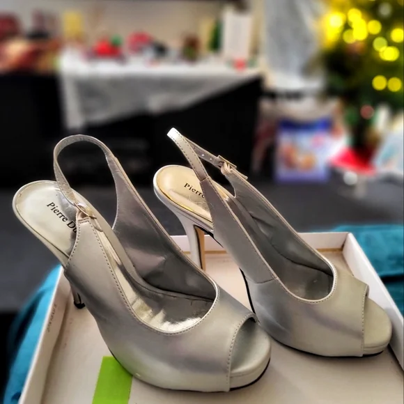 Pierre Dumas Satin Silver Heels - Picture 1 of 9